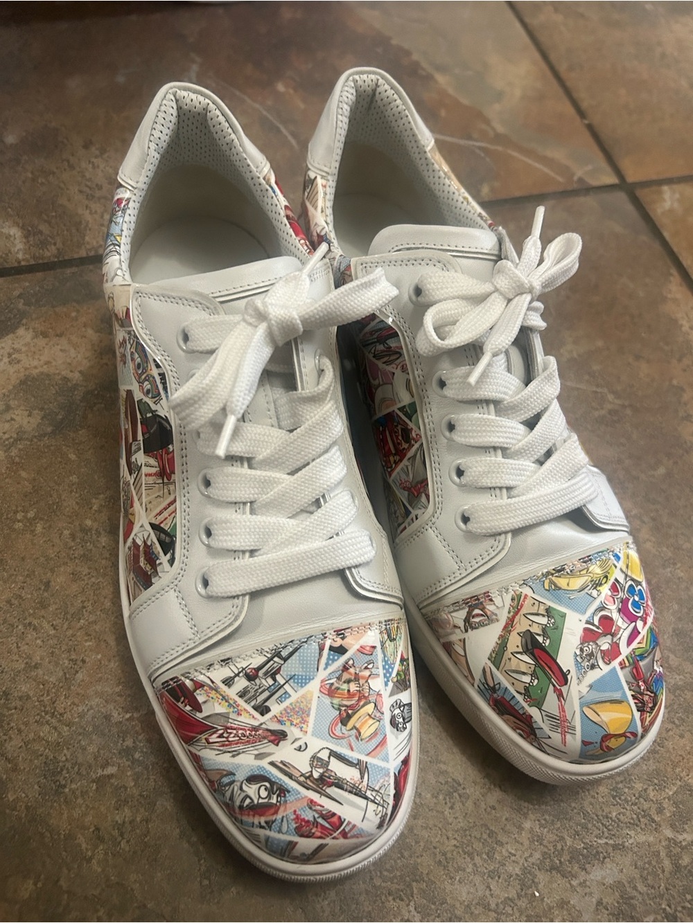 Louboutins- COMIC-PRINT LOW-TOP SNEAKERS IN MULTI BIANCO  EUR 40 men 7 women 9